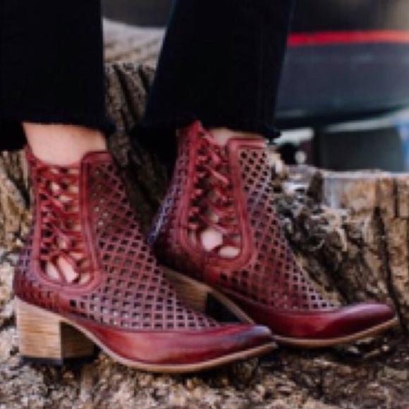 🍃💕HP Steve Madden Freebird Leather Lazor Bootie - Picture 2 of 8